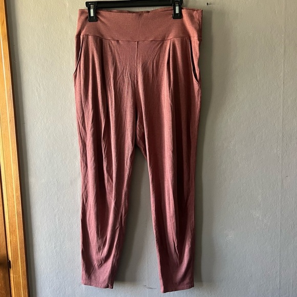 Vuori Pose At Ease Pants Heathered Rosewood Ribbed Mid Rise Size Large - Picture 2 of 7